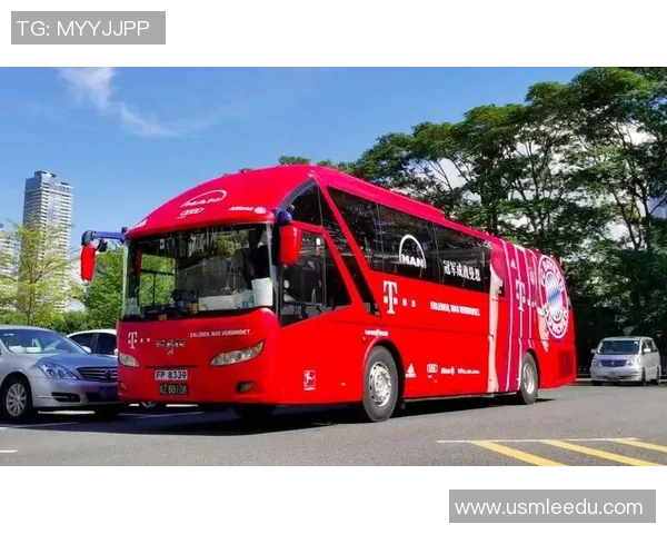 足球明星通勤车揭秘豪华与实用的完美结合之旅